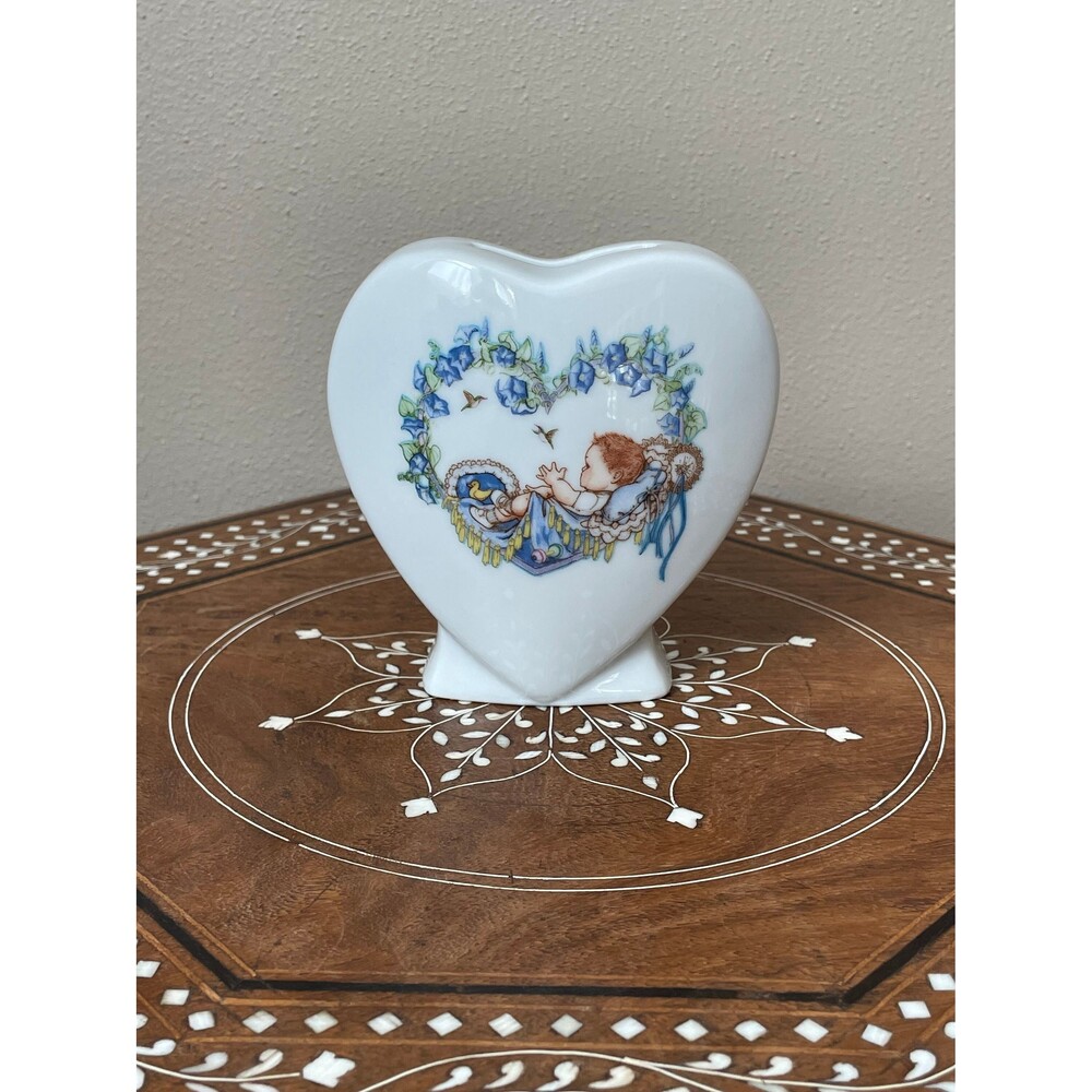 Vintage Betty Chaisson ‘Jesus Loves Me’ Heart Shaped Piggy Bank Japan
